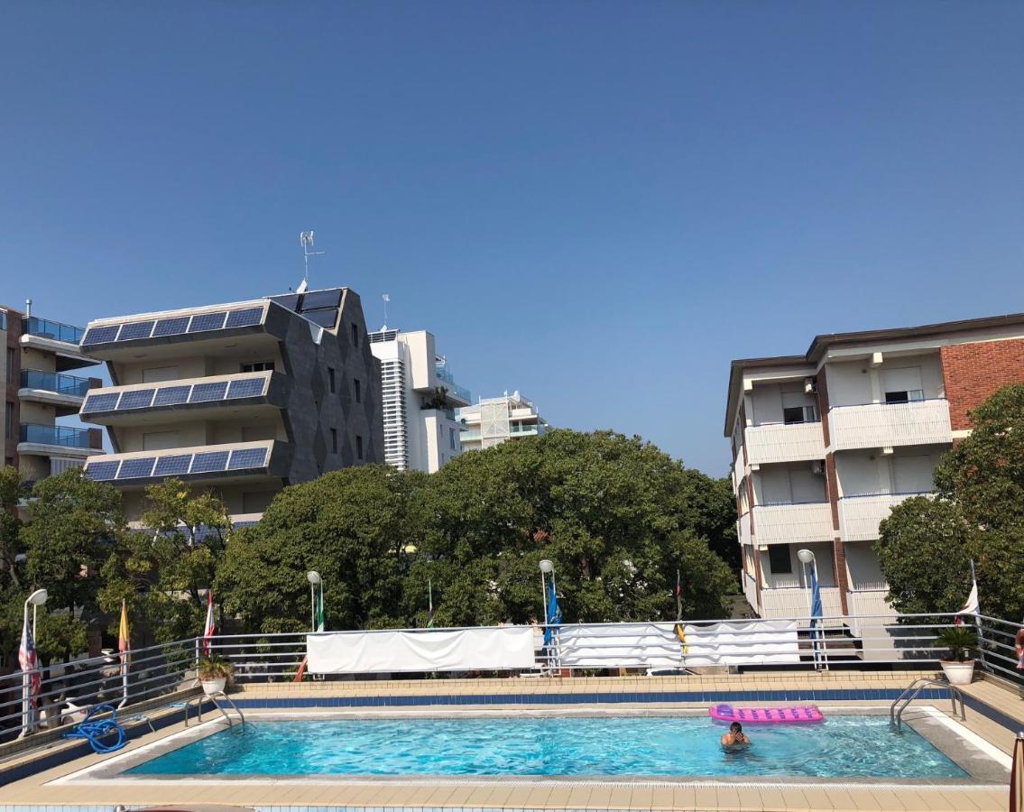 Hotel Blue Marine リニャーノ・サッビアドーロ エクステリア 写真